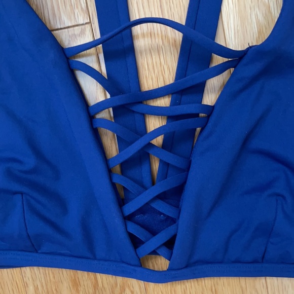 Rip Curl bathing suit bikini swim top - Picture 2 of 5